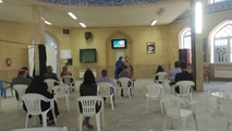 پخش فیلم آموزشی پیشگیری از ویروس کرونا برای بیماران در انتظار ویزیت درمانگاه به مناسبت هفته سلامت